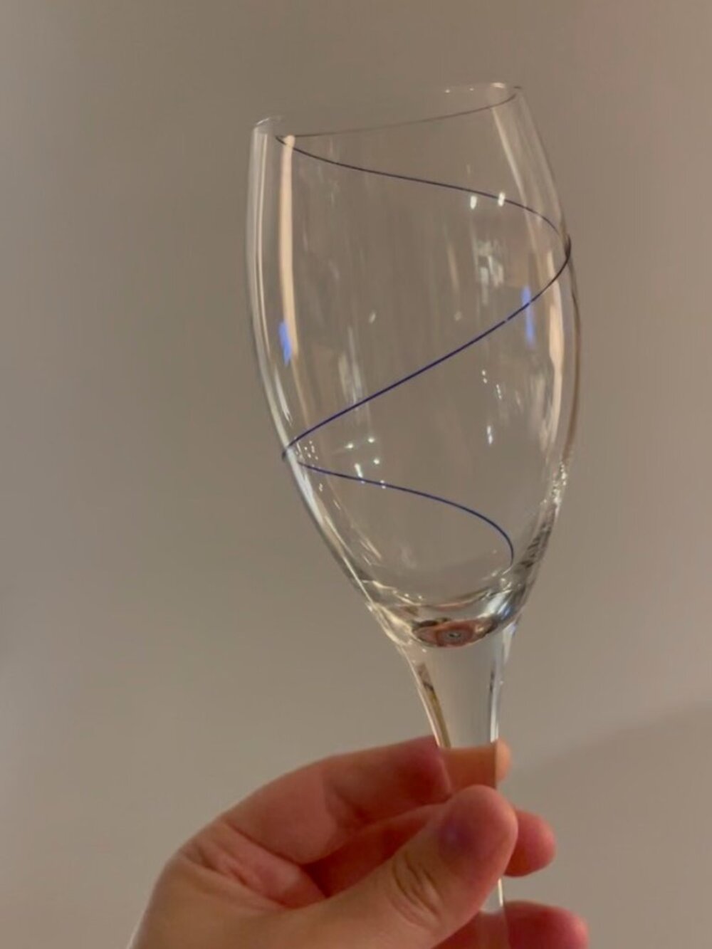 Vintage Set of 6 Flutes with Blue Spiral Swirl - Picture 5 of 5